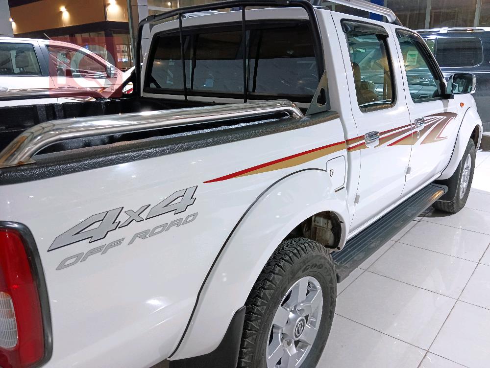 Nissan NP300